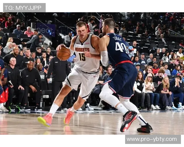 约基奇首节表现惊艳7投6中高效斩获16分4篮板1助攻1抢断